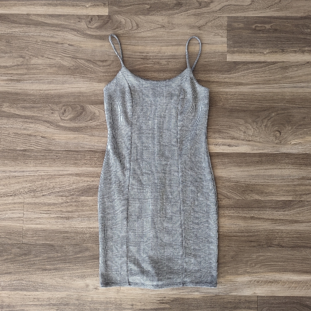 Mind Code M grey checkered grey houndstooth bodycon mini dress